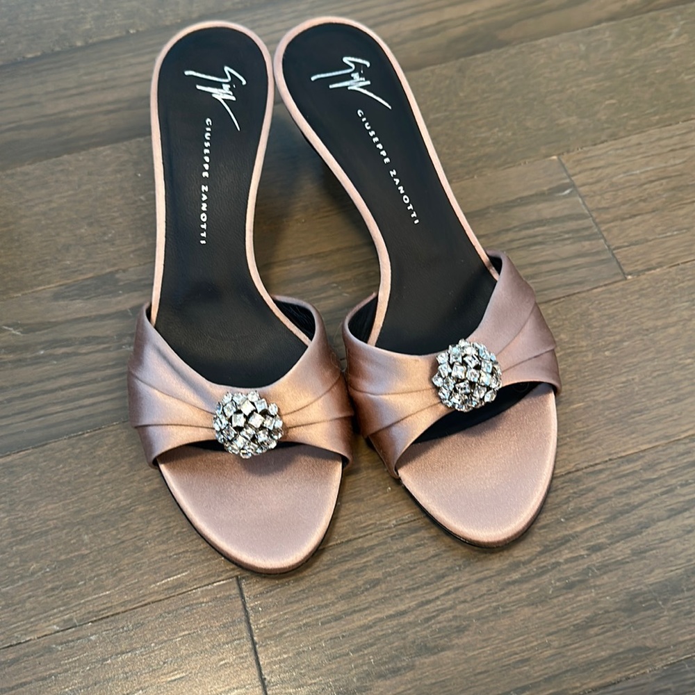 Giuseppe Zanotti sandal with heel pink with diamond size 6